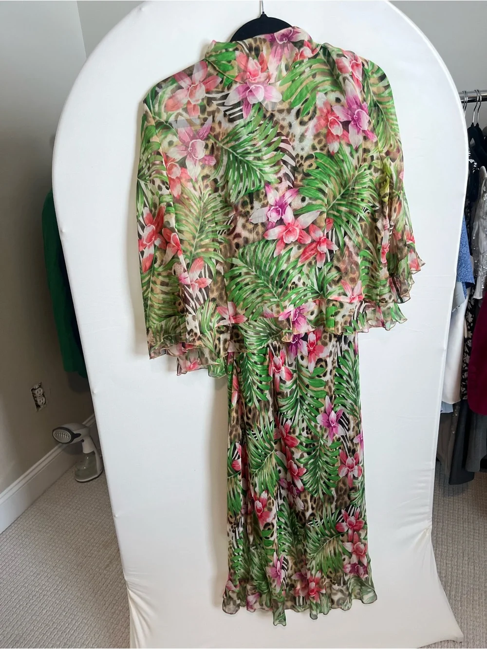 Signature by Robbie Bee 2-Piece Dress
*Fits similar to size 8- marked 12* - Picture 3 of 14
